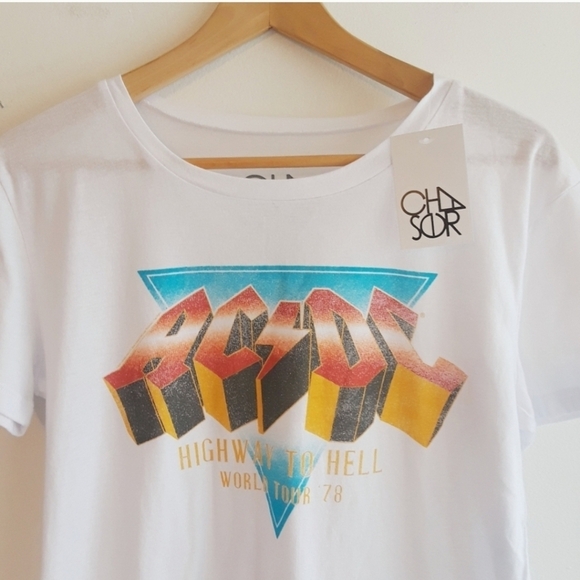 NWT Chaser AC ⚡DC graphic tee - Picture 4 of 7